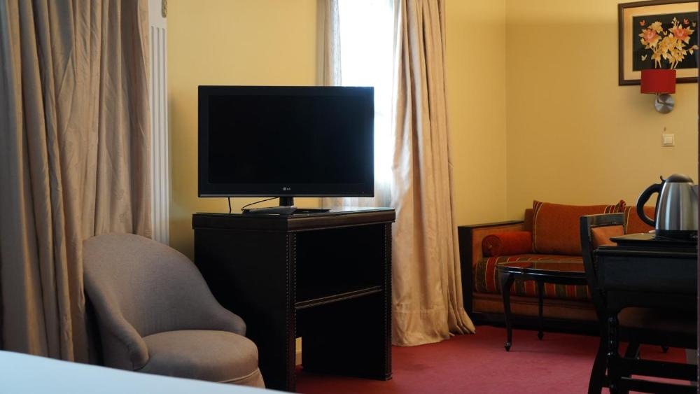 Room image 3